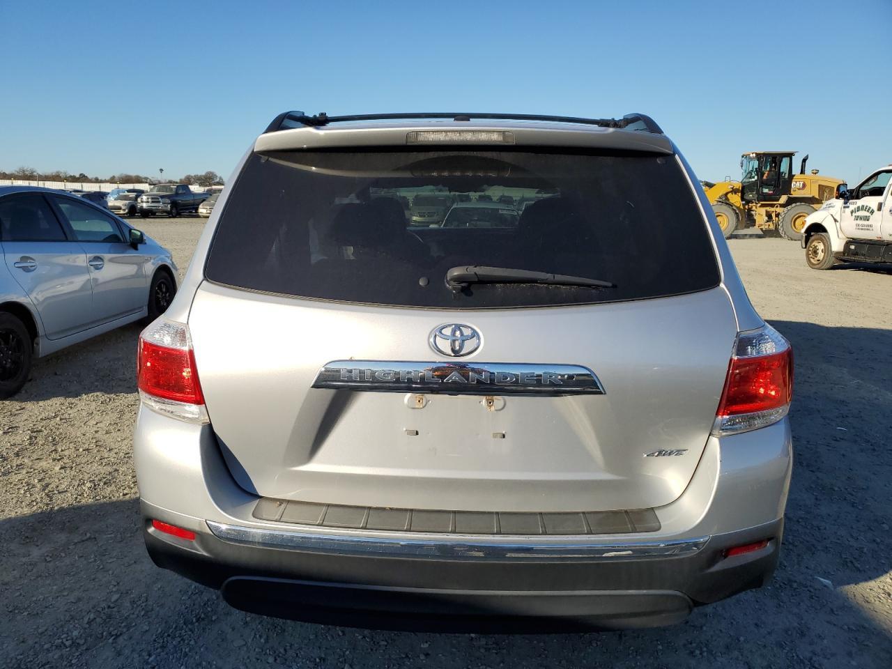 2011 TOYOTA HIGHLANDER - Фото 6