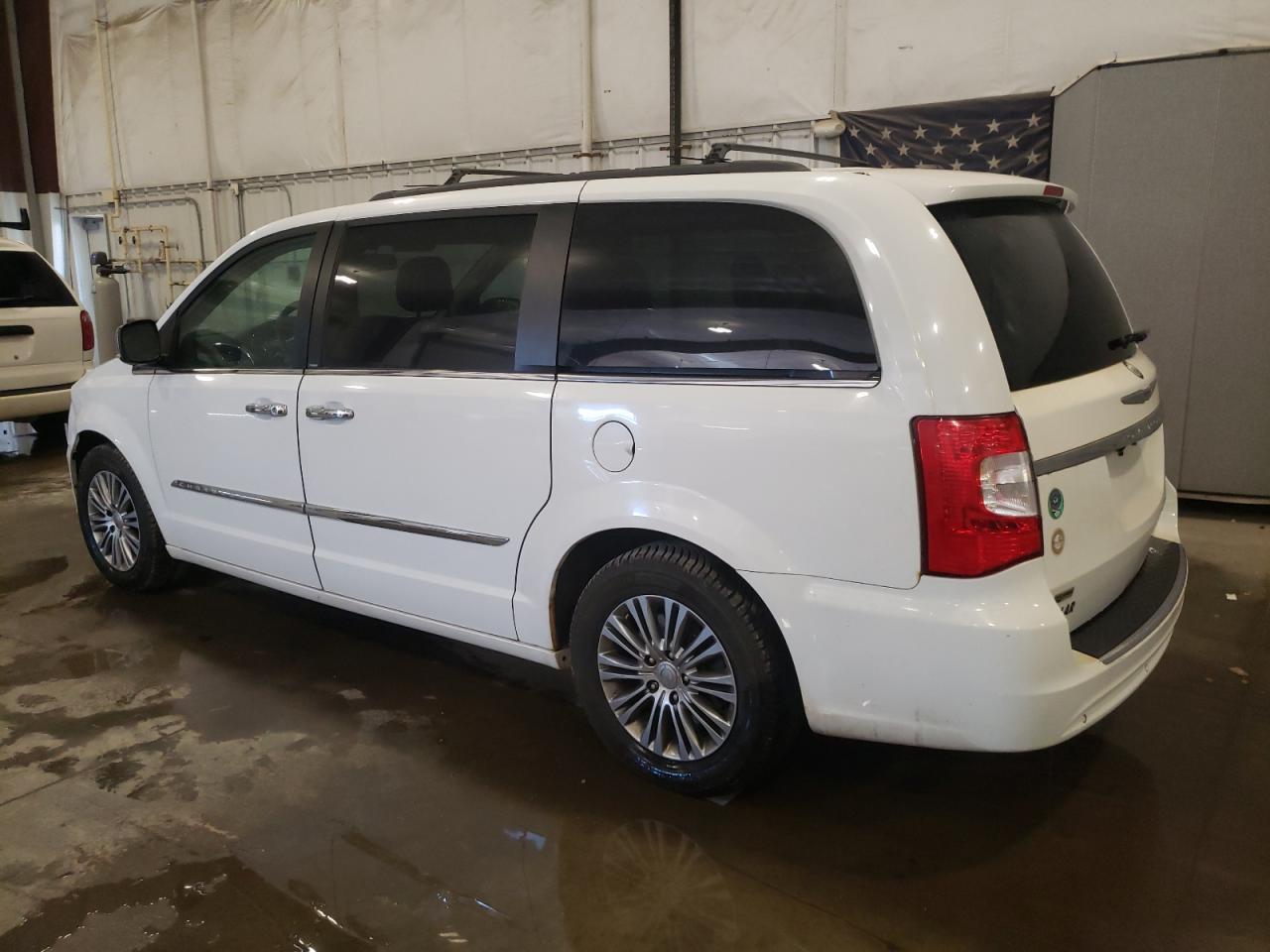 2014 CHRYSLER TOWN & COU - Image 2