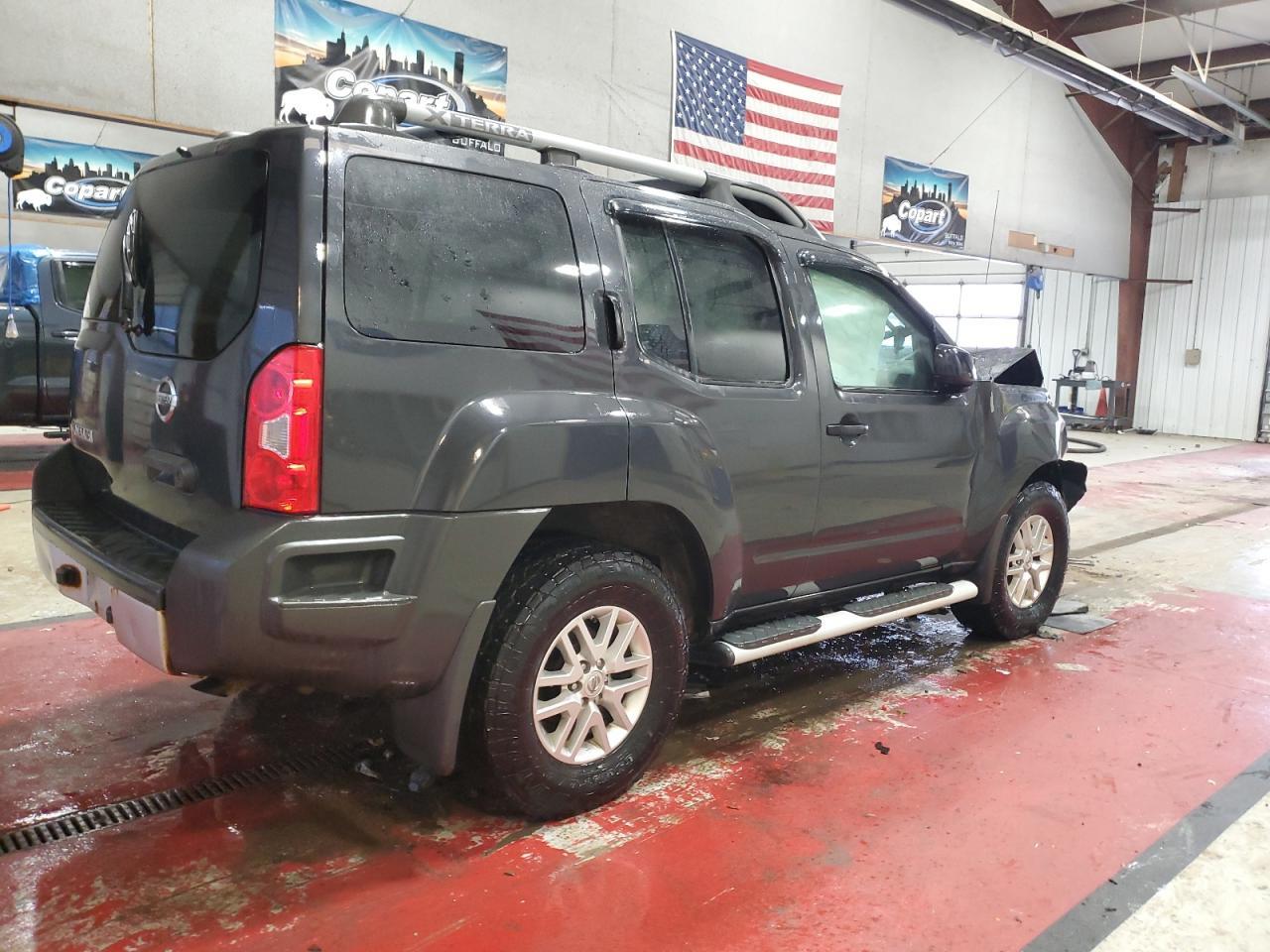 2015 NISSAN XTERRA X - Image 3