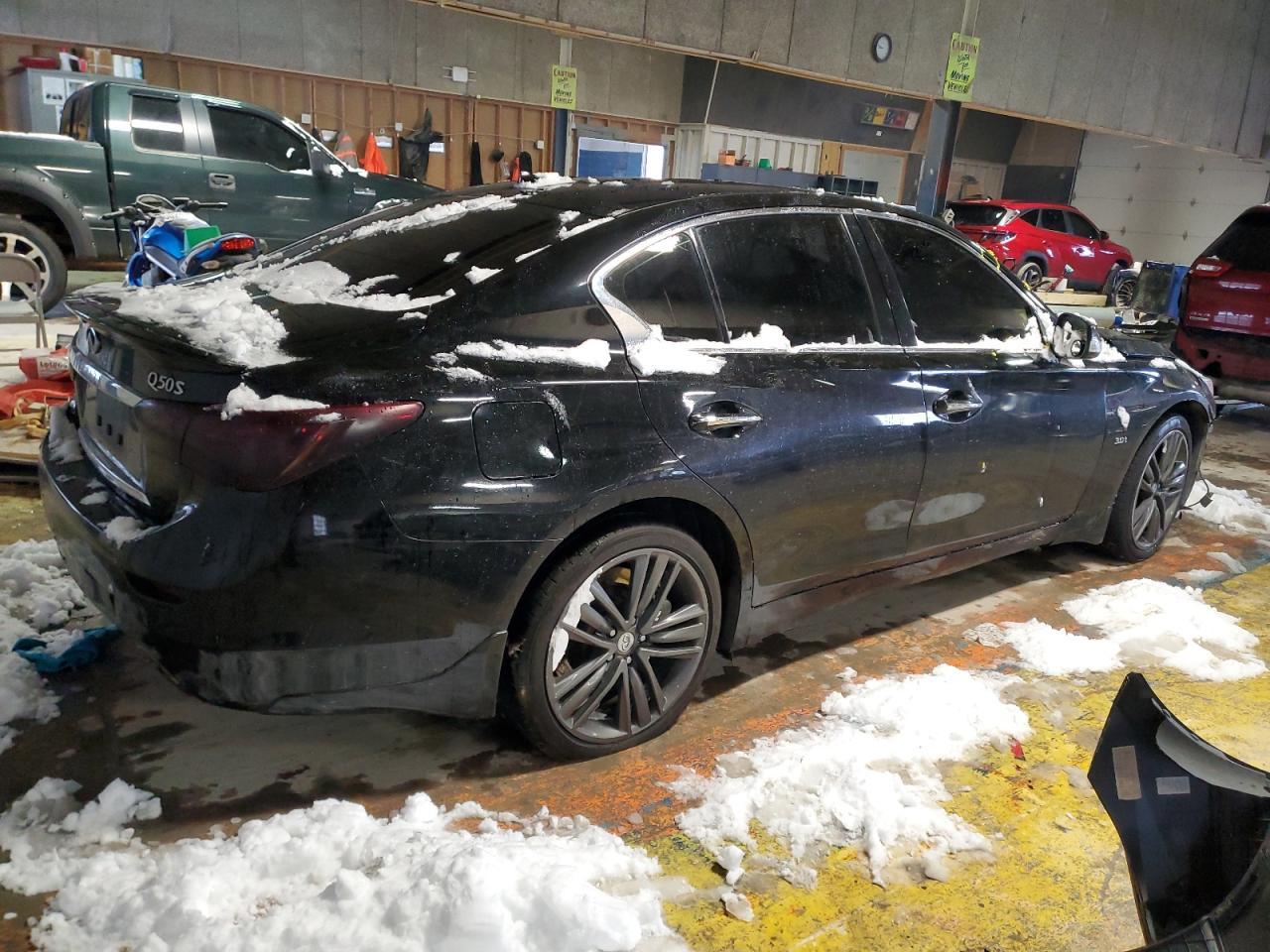 2016 INFINITI Q50 PREMIU - Фото 3