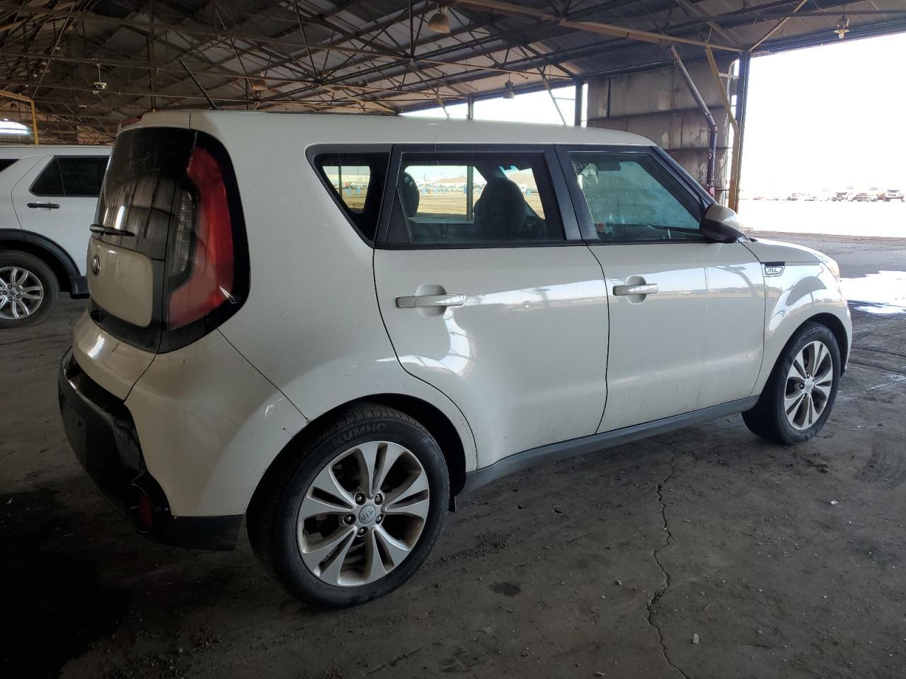 2016 KIA SOUL + - Image 3