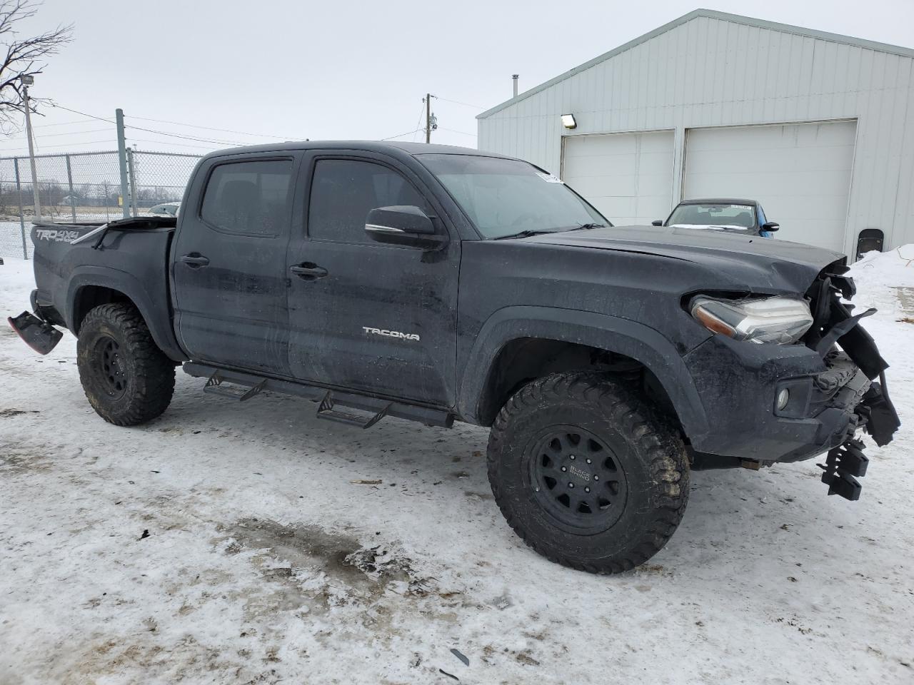 2017 TOYOTA TACOMA DOU - Фото 4