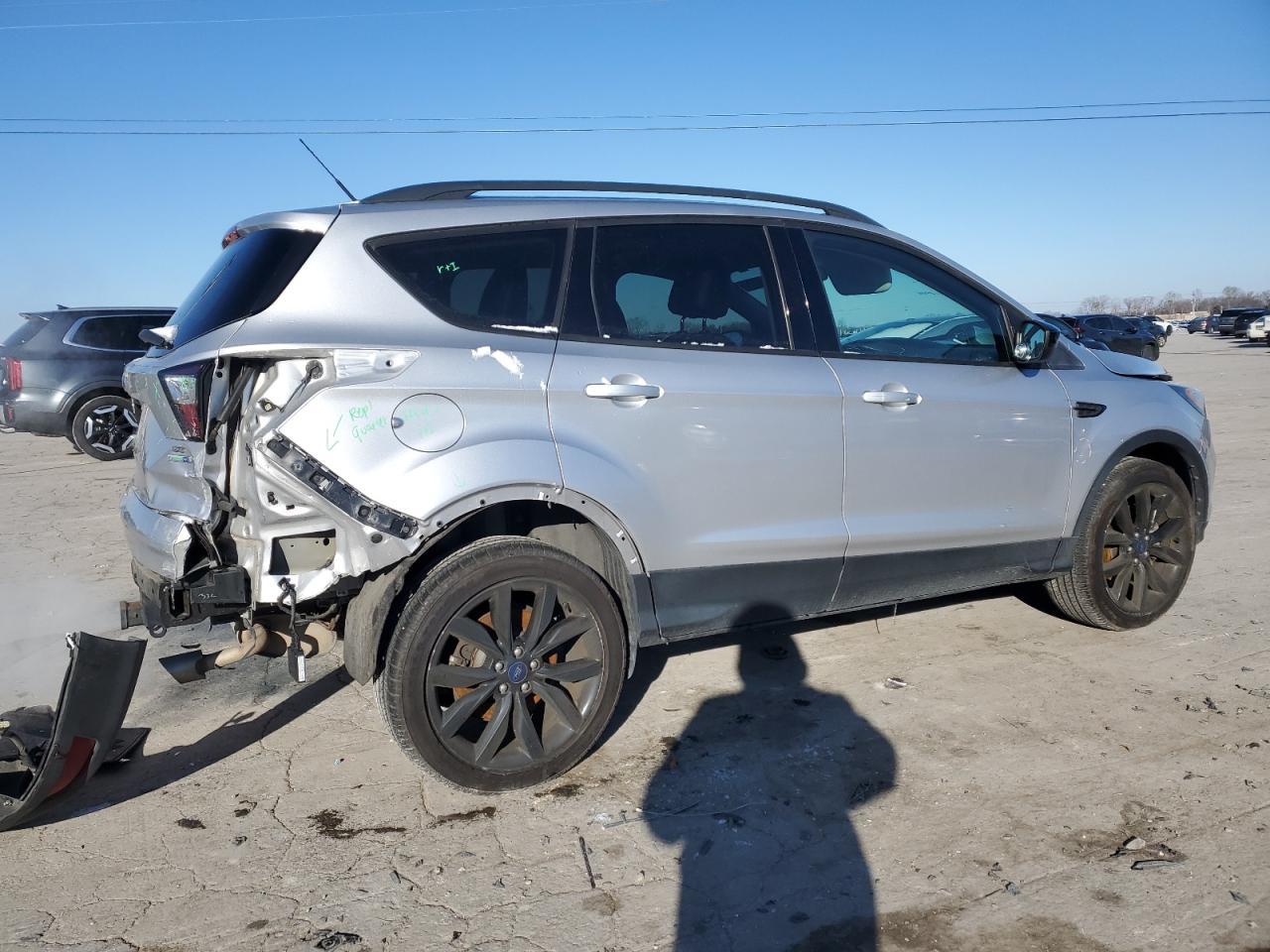 2017 FORD ESCAPE SE - Фото 3