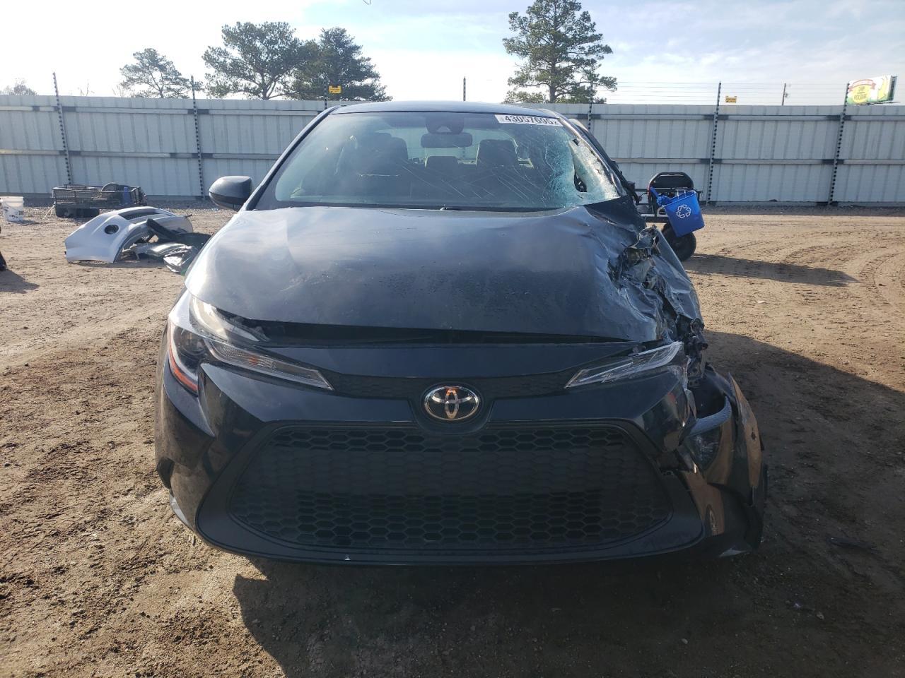2022 TOYOTA COROLLA LE - Фото 5