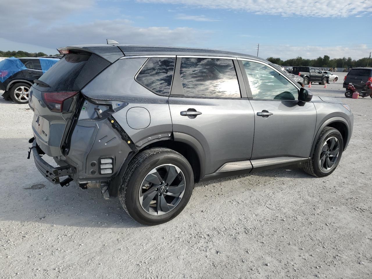 2024 NISSAN ROGUE SV - Image 3