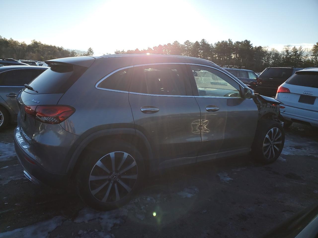 2021 MERCEDES-BENZ GLA 250 4M - Фото 3