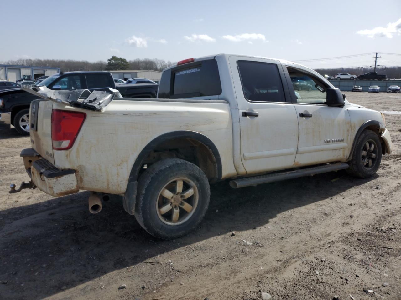 2012 NISSAN TITAN S - Фото 3