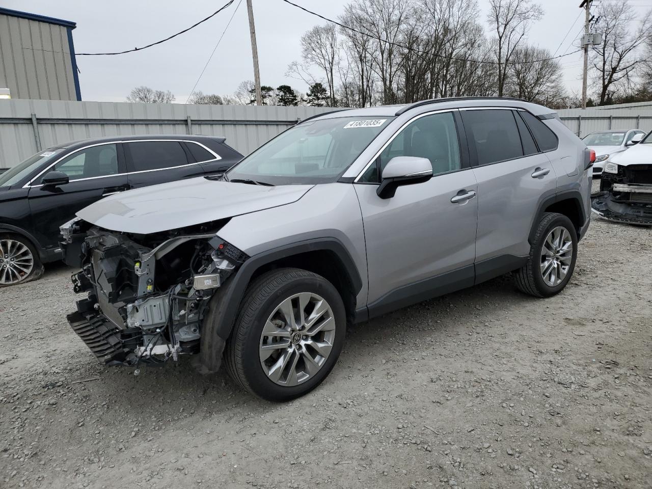 2022 TOYOTA RAV4 XLE P
