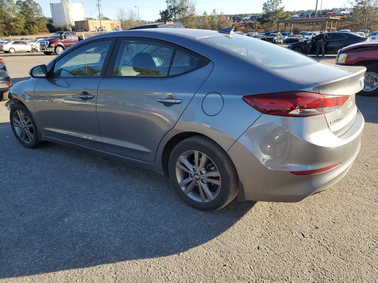 2018 HYUNDAI ELANTRA SE - Image 2