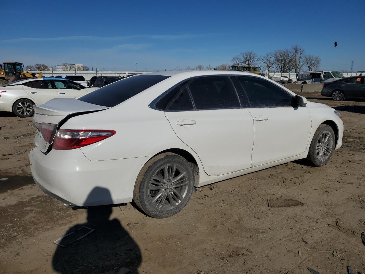 2017 TOYOTA CAMRY LE - Фото 3