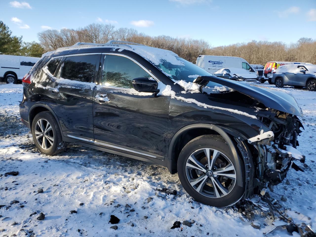 2017 NISSAN ROGUE SV - Image 4