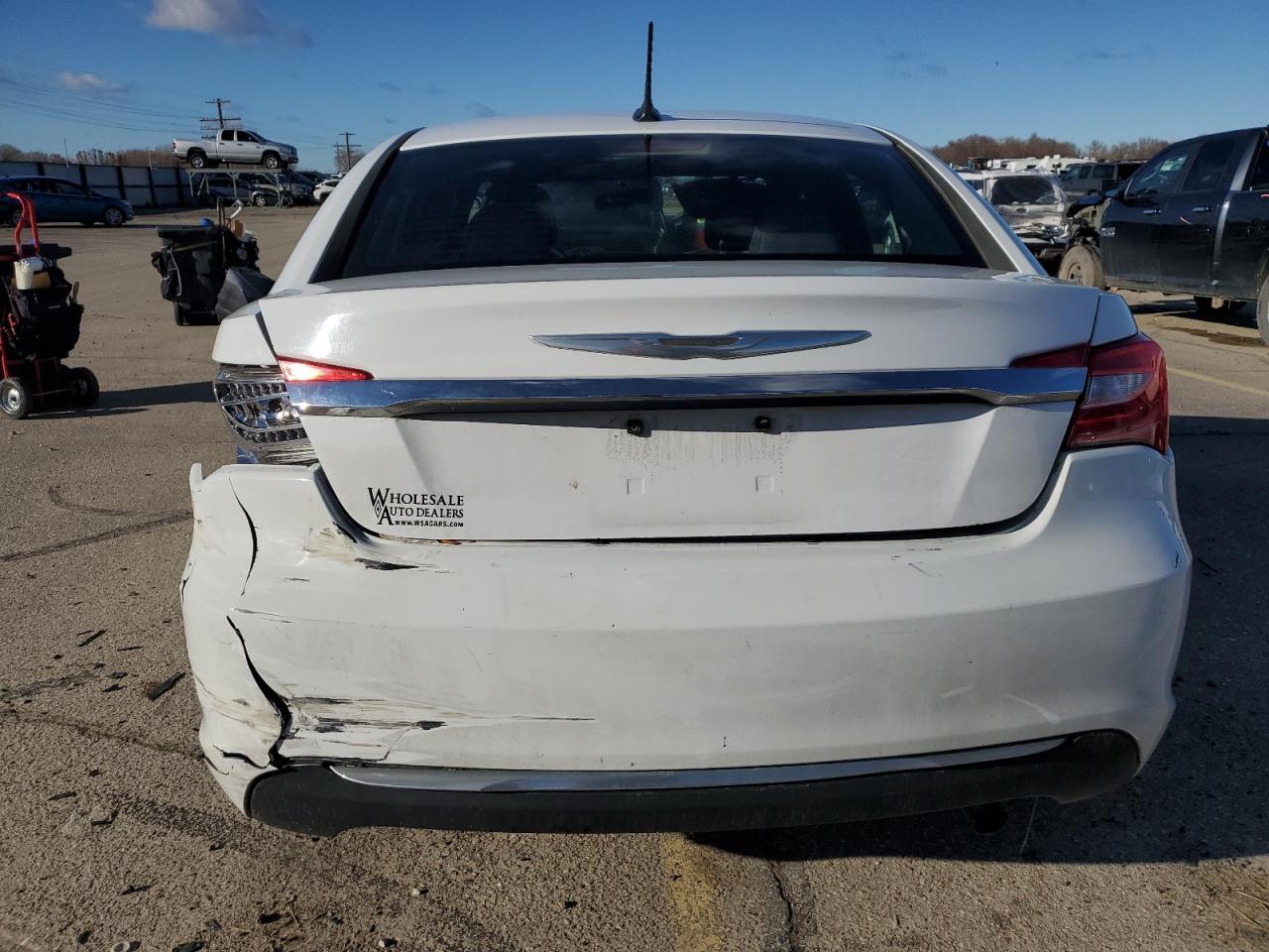 2013 CHRYSLER 200 LX - Фото 6