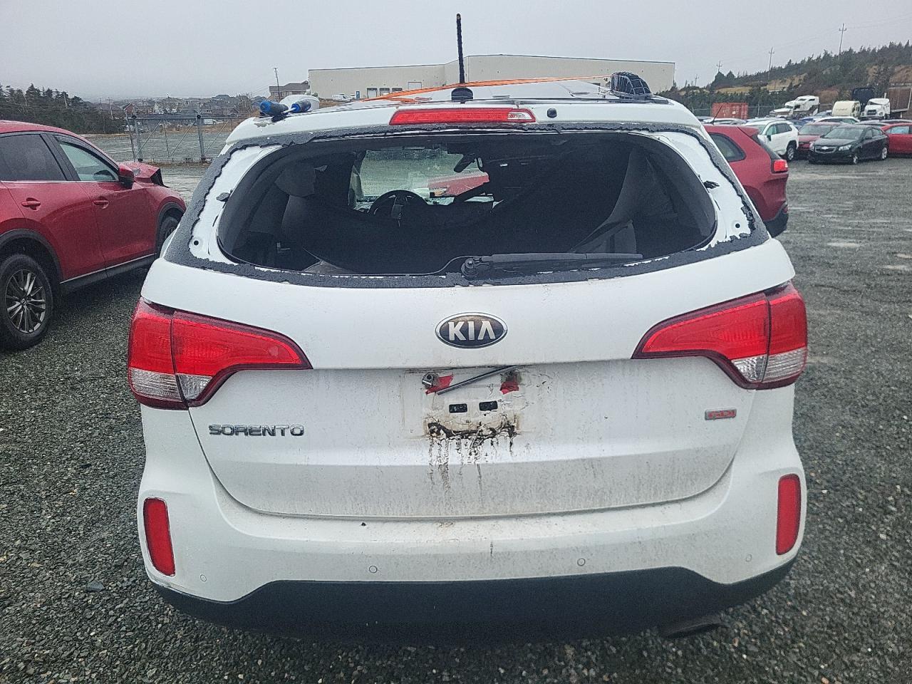 2014 KIA SORENTO LX - Image 6