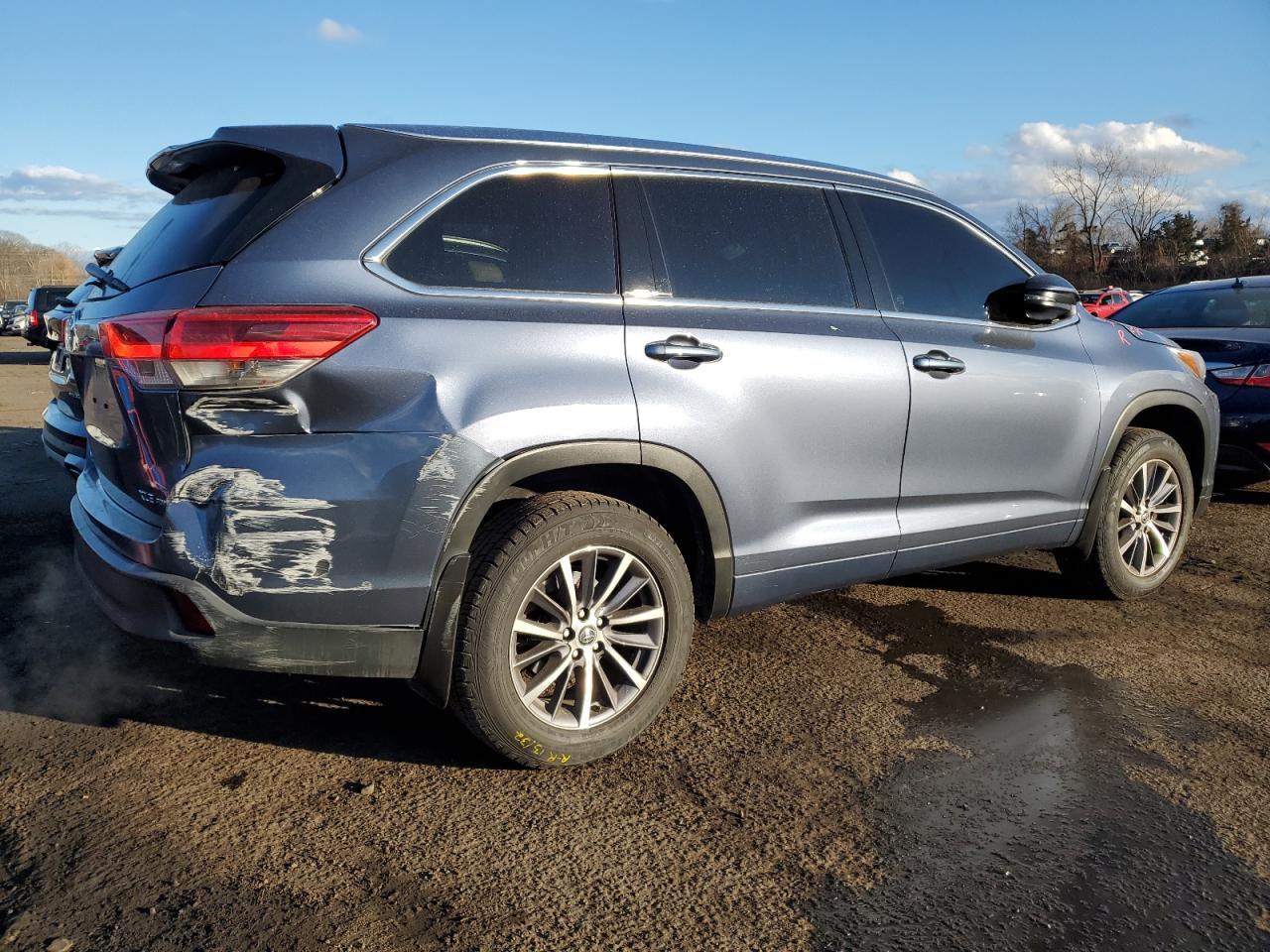 2018 TOYOTA HIGHLANDER - Фото 3
