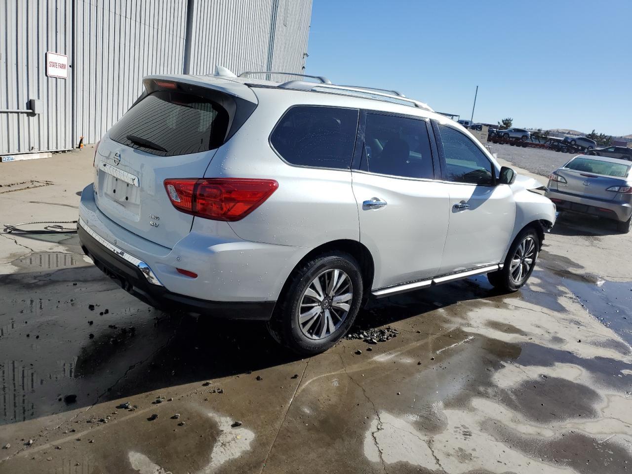 2019 NISSAN PATHFINDER - Фото 3