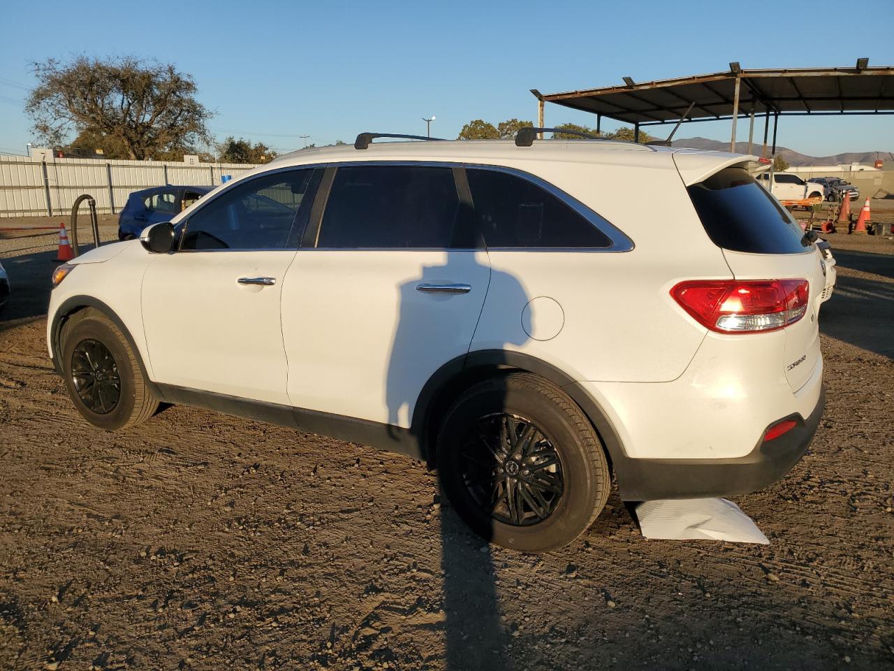 2016 KIA SORENTO LX - Image 2