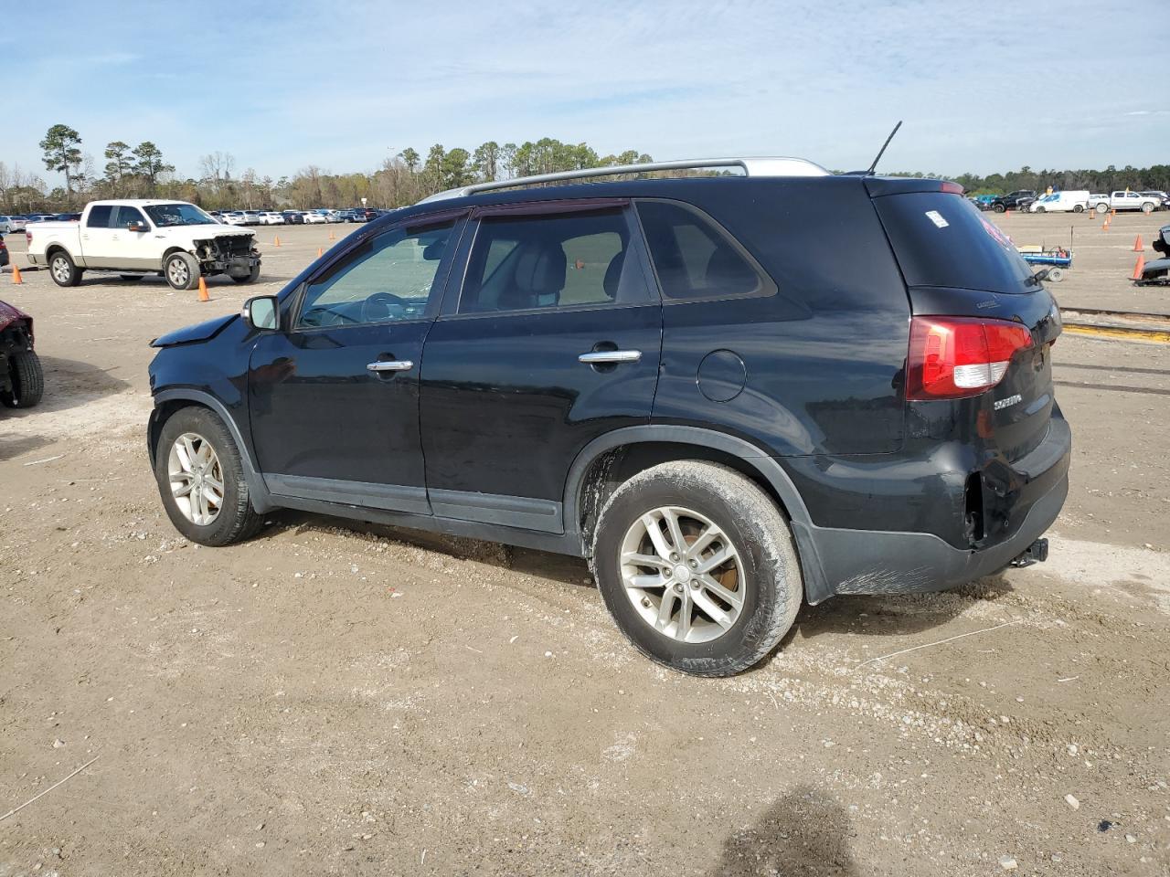 2014 KIA SORENTO LX - Image 2