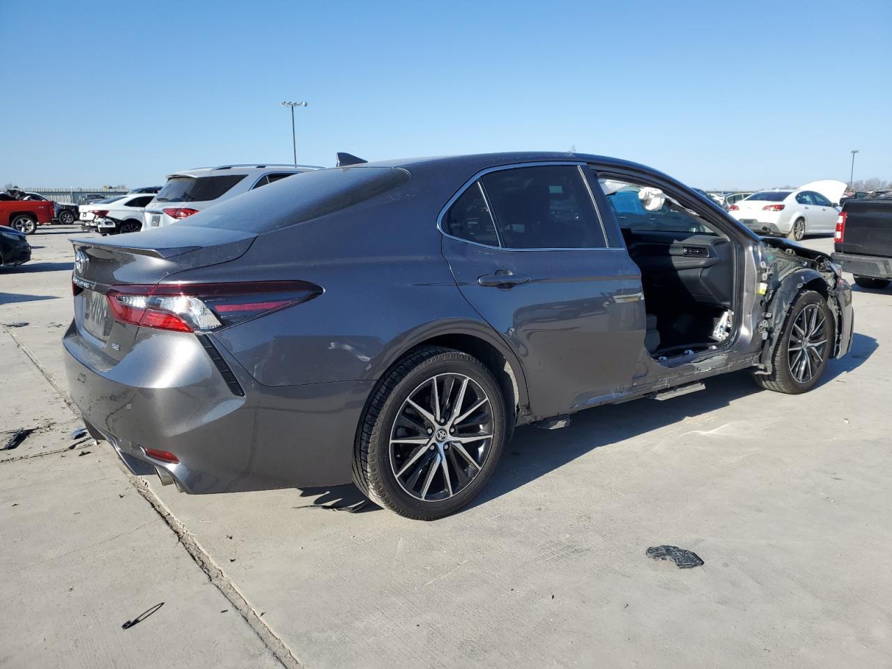 2021 TOYOTA CAMRY SE - Image 3