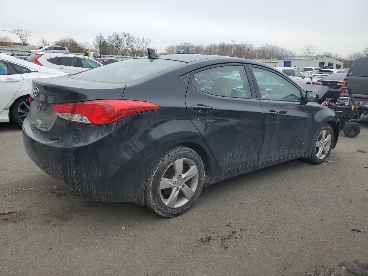 2013 HYUNDAI ELANTRA GL - Image 3