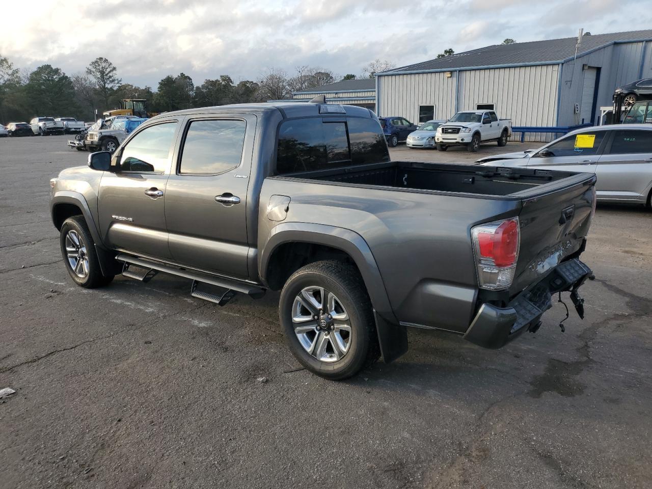 2017 TOYOTA TACOMA DOU - Фото 2