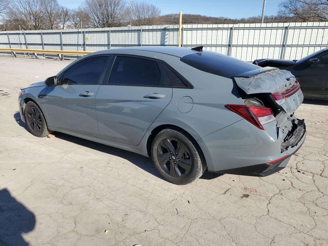 2022 HYUNDAI ELANTRA SE - Image 2