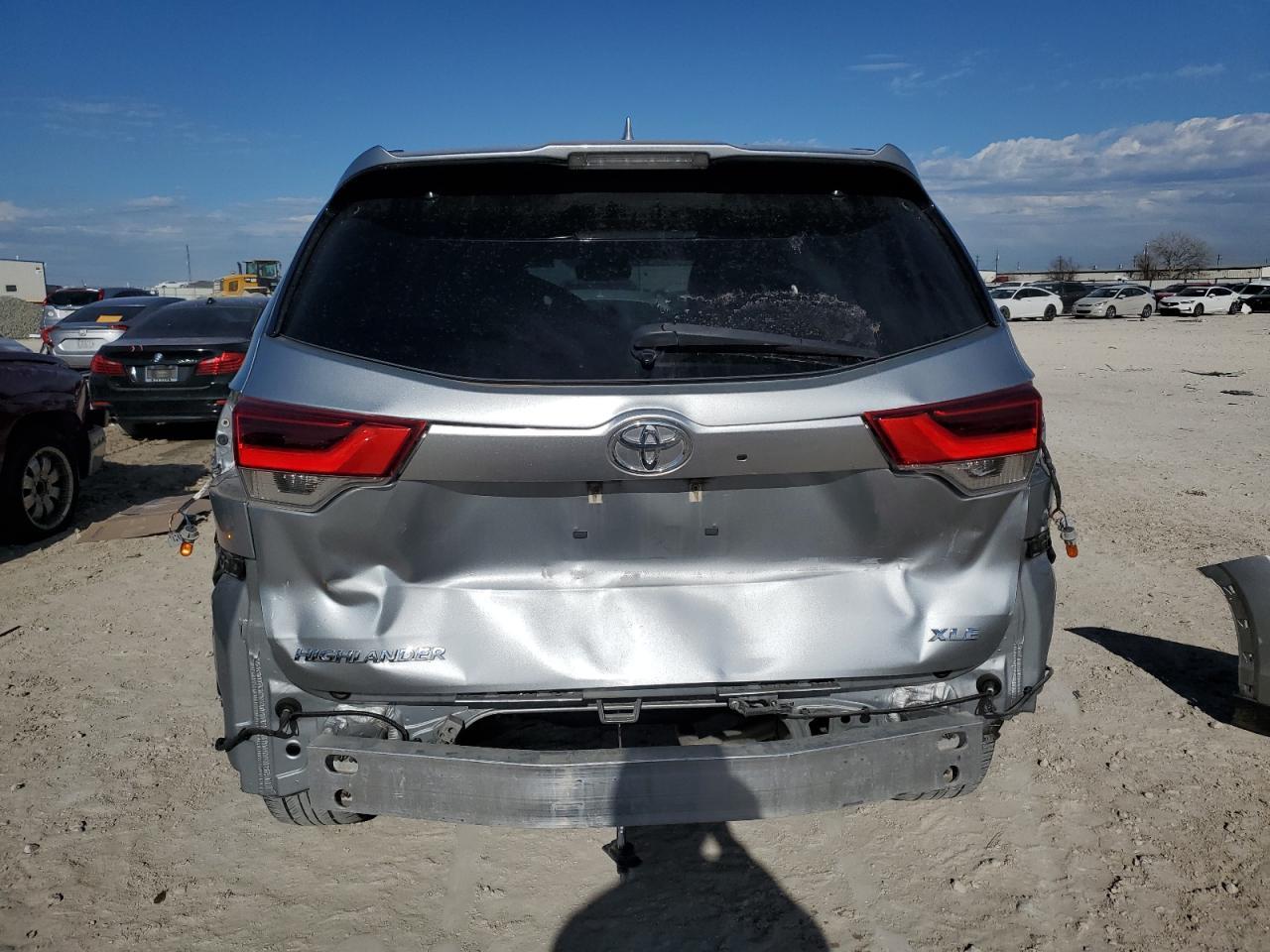 2018 TOYOTA HIGHLANDER - Image 6