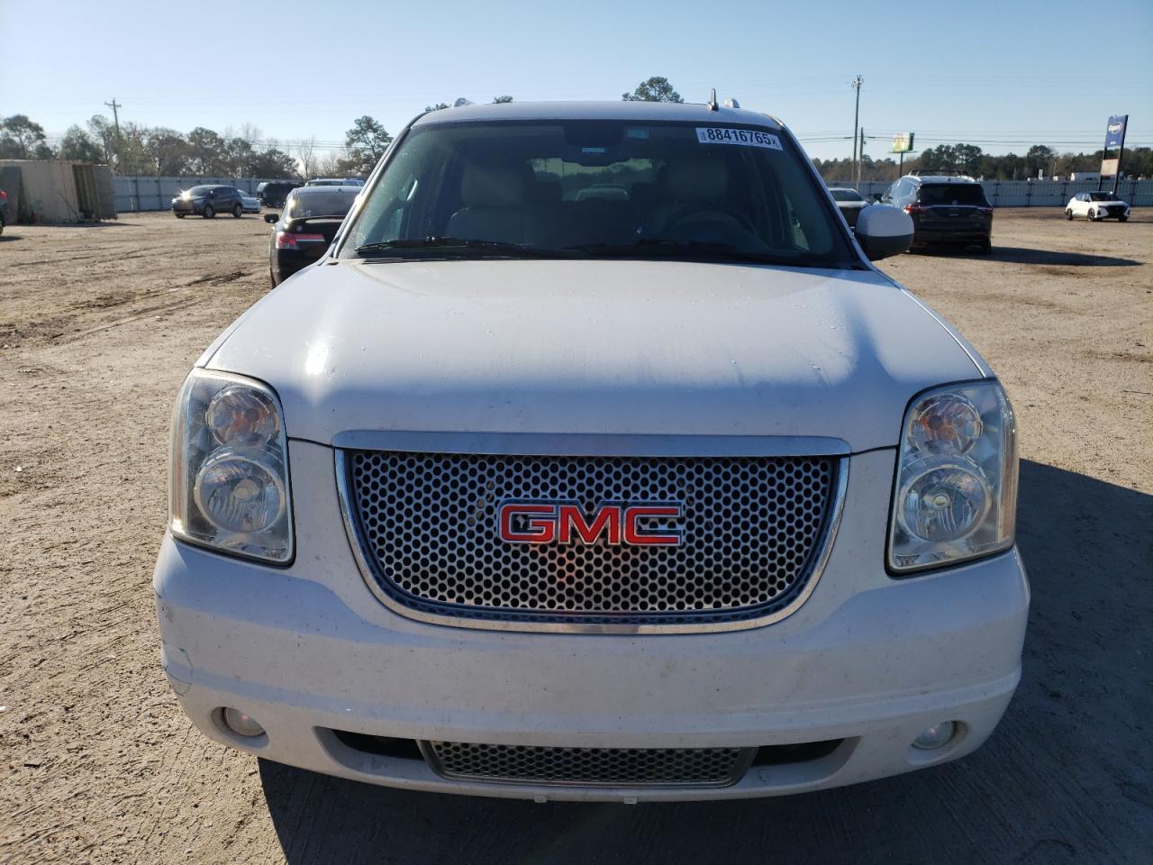 2012 GMC YUKON XL D - Image 5