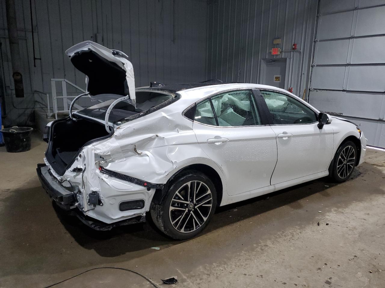 2025 TOYOTA CAMRY XSE - Image 3