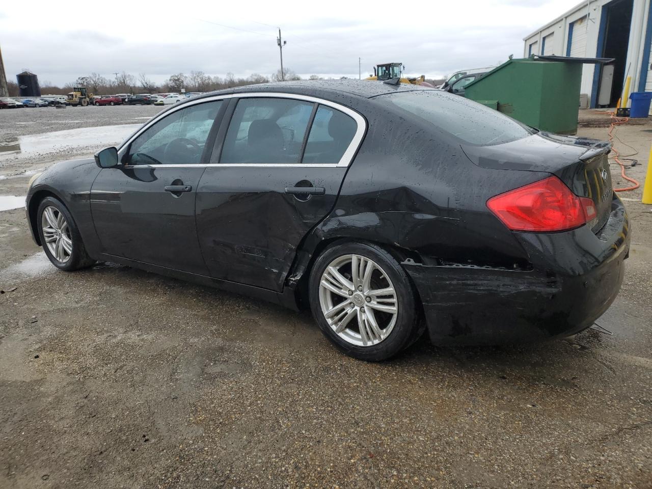 2011 INFINITI G37 BASE - Image 2