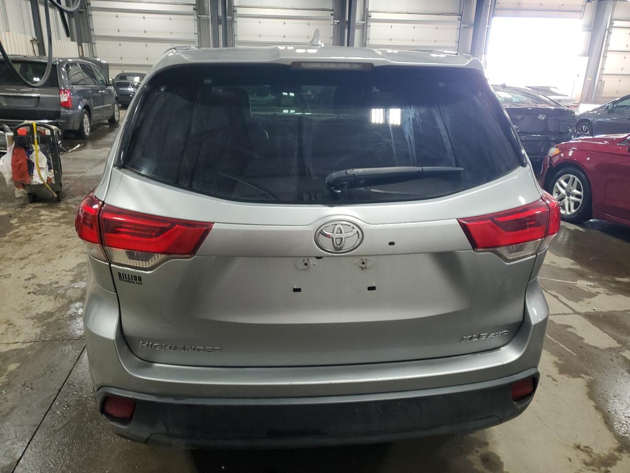 2019 TOYOTA HIGHLANDER - Фото 6