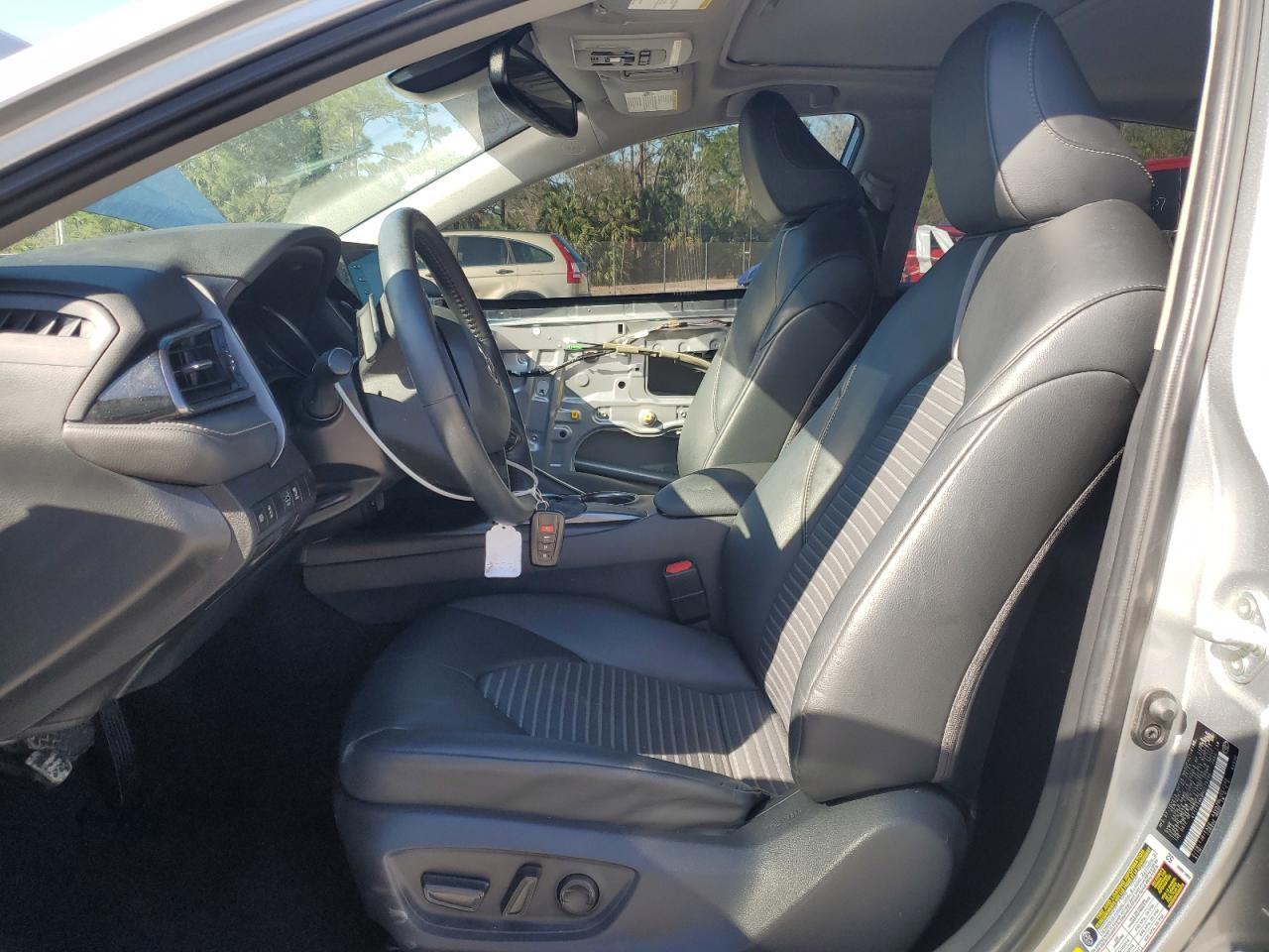 2021 TOYOTA CAMRY SE - Фото 7