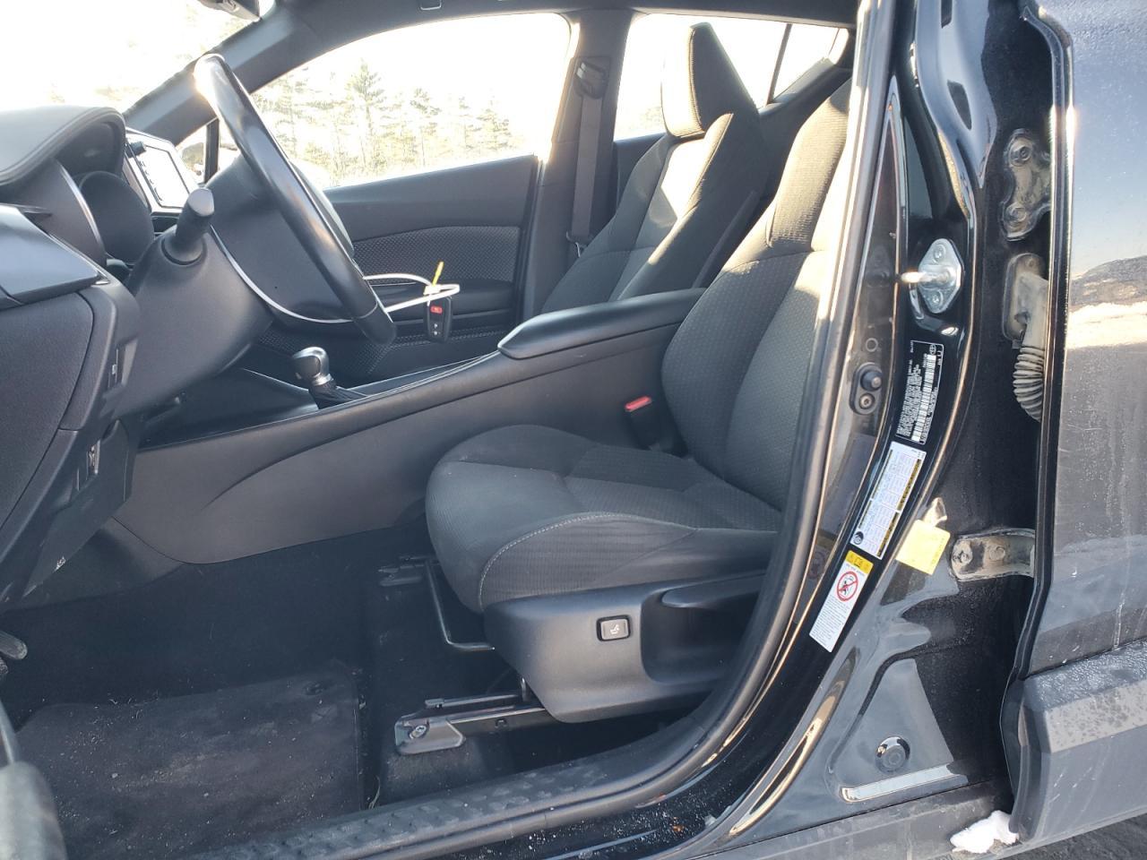 2018 TOYOTA C-HR XLE - Фото 7