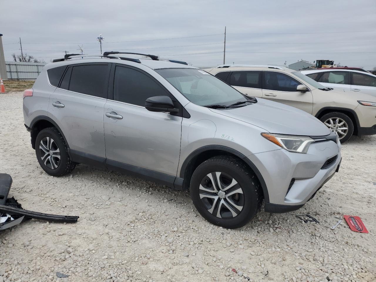 2017 TOYOTA RAV4 LE - Фото 4