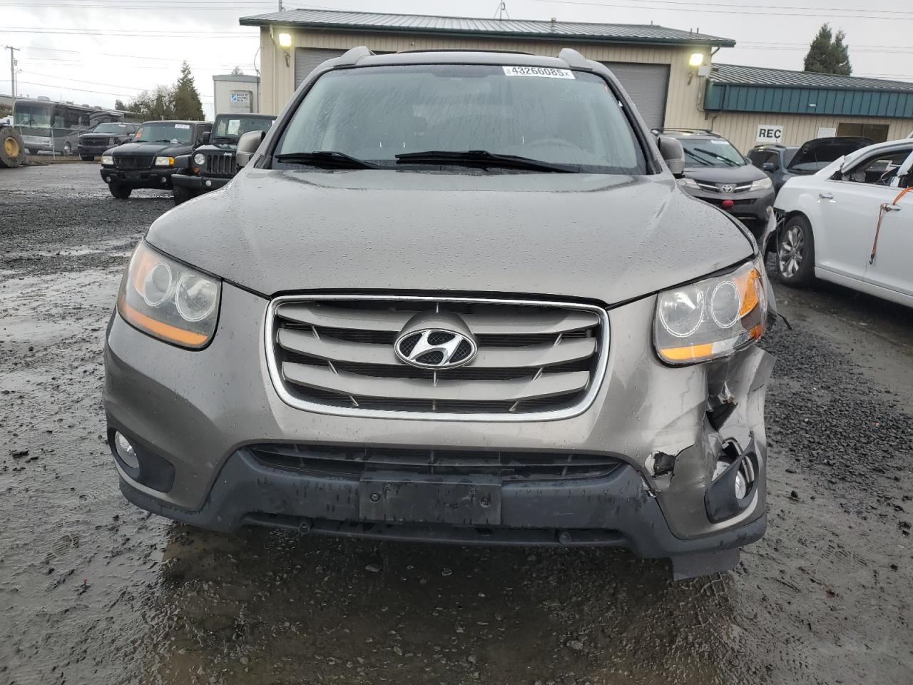 2011 HYUNDAI SANTA FE S - Image 5