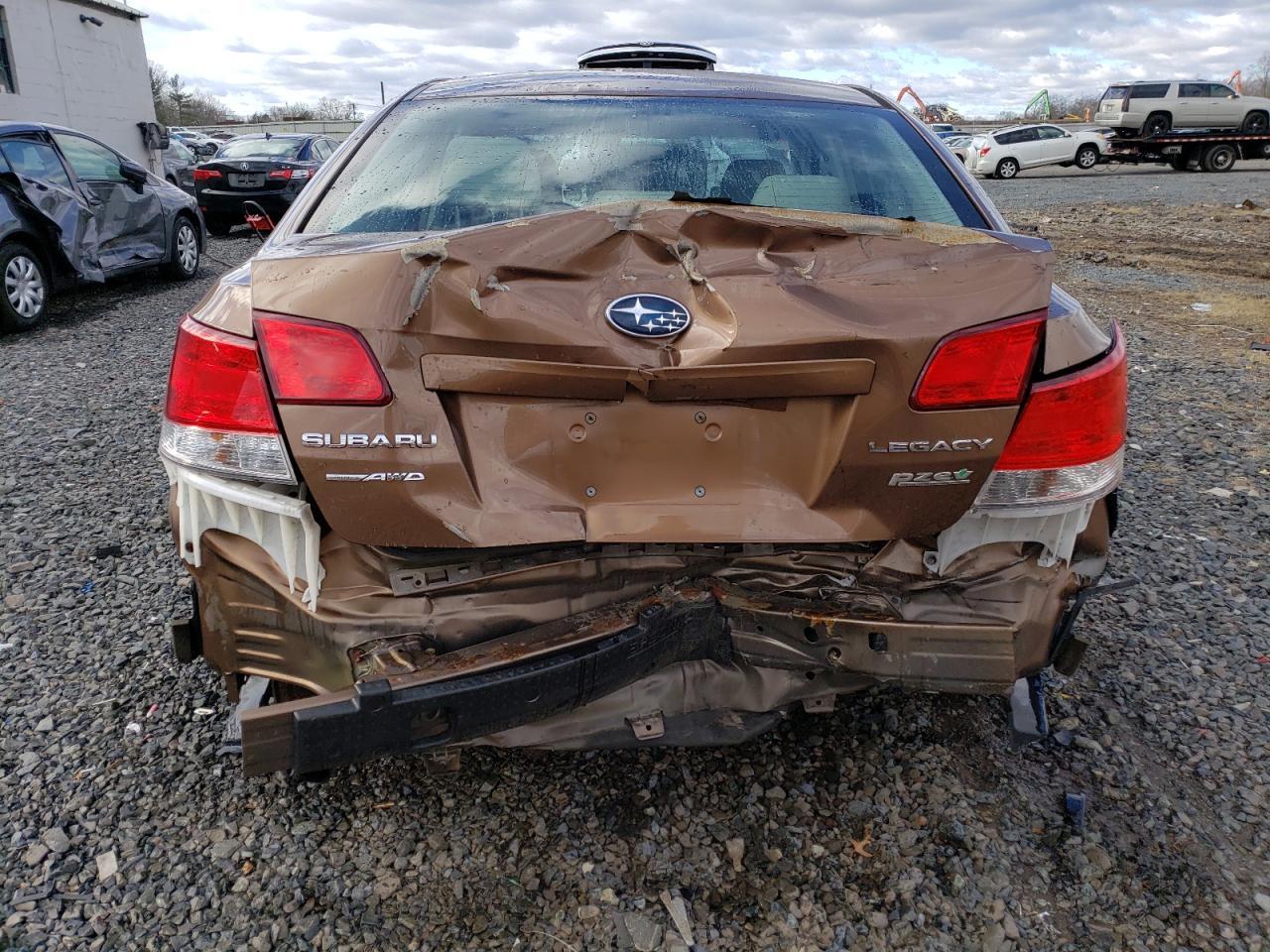 2012 SUBARU LEGACY 2.5 - Image 6