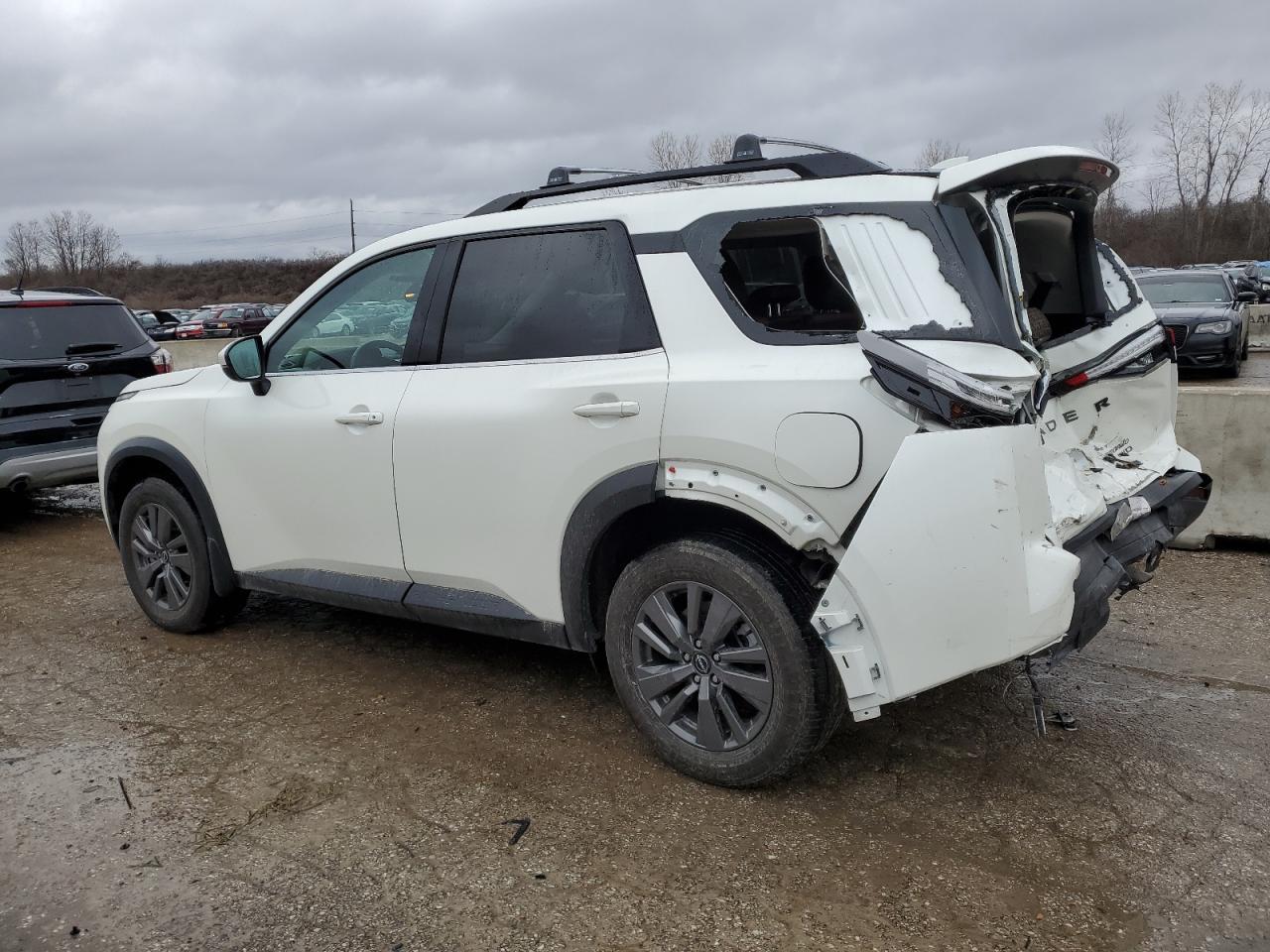 2023 NISSAN PATHFINDER - Image 2