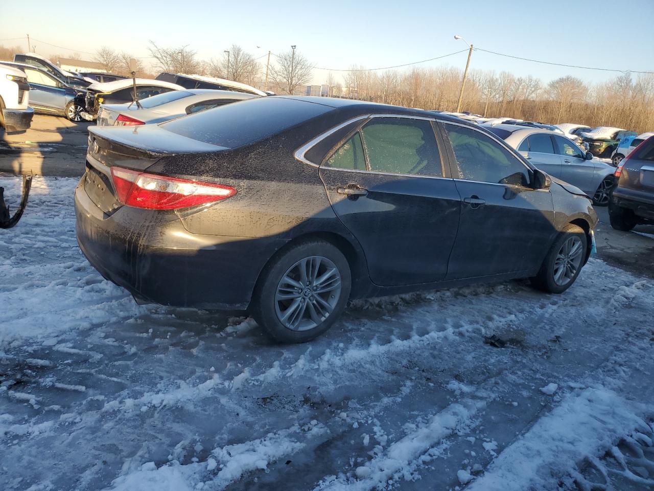 2016 TOYOTA CAMRY LE - Фото 3