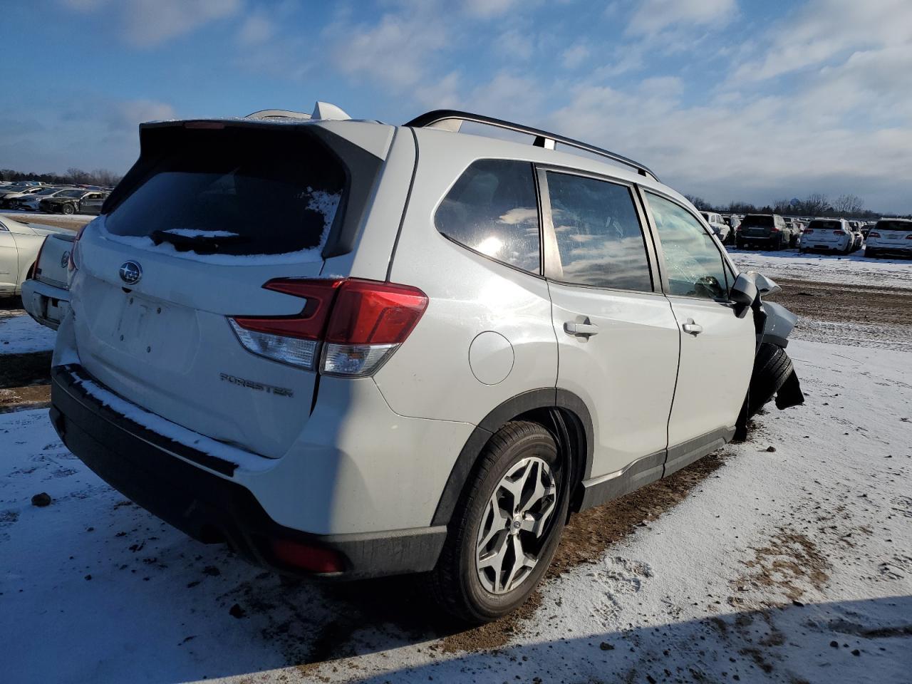 2021 SUBARU FORESTER P - Фото 3
