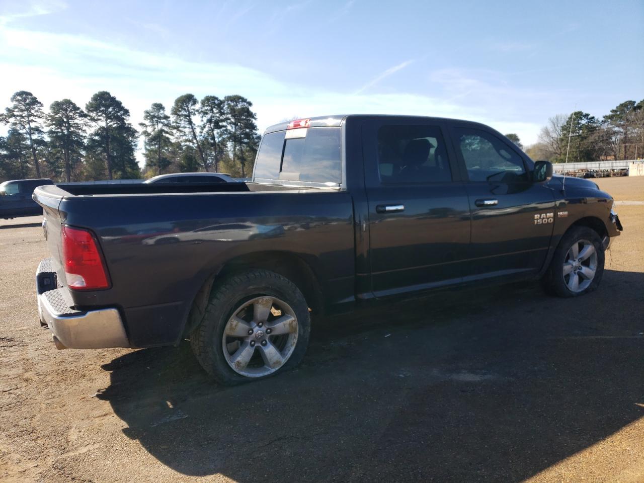 2017 RAM 1500 SLT - Image 3