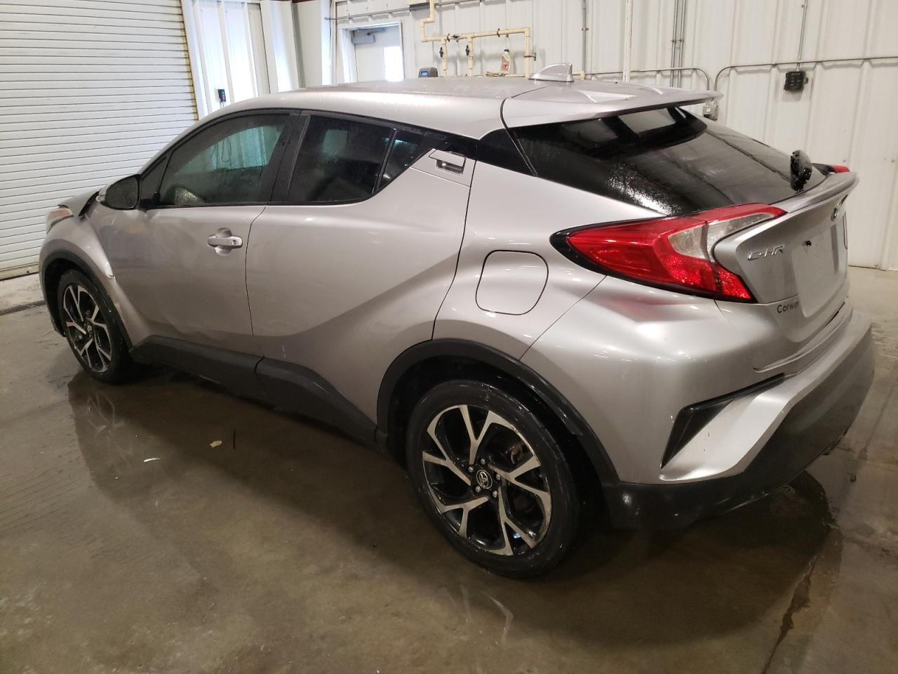 2019 TOYOTA C-HR XLE - Image 2