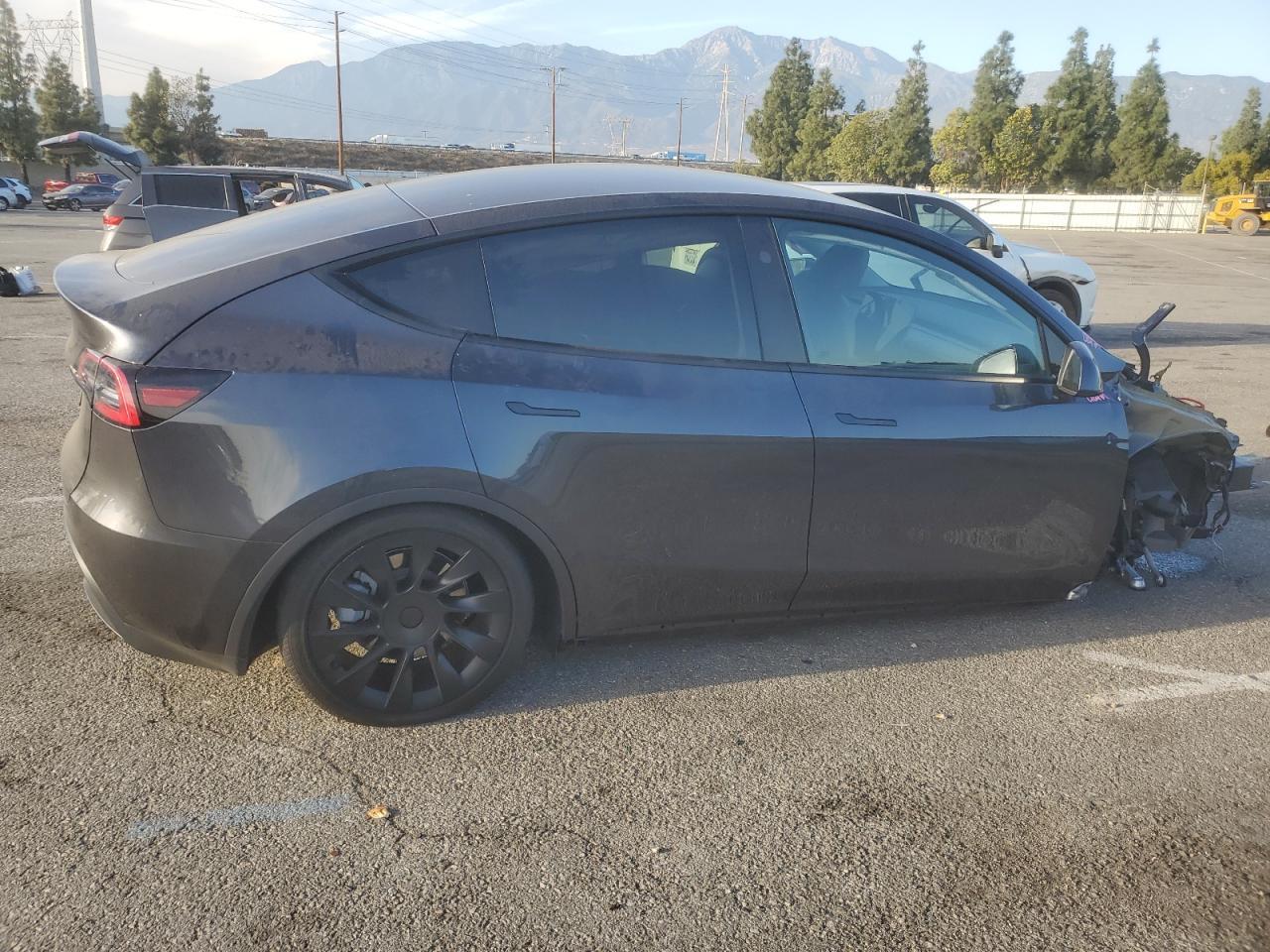2024 TESLA MODEL Y - Image 3
