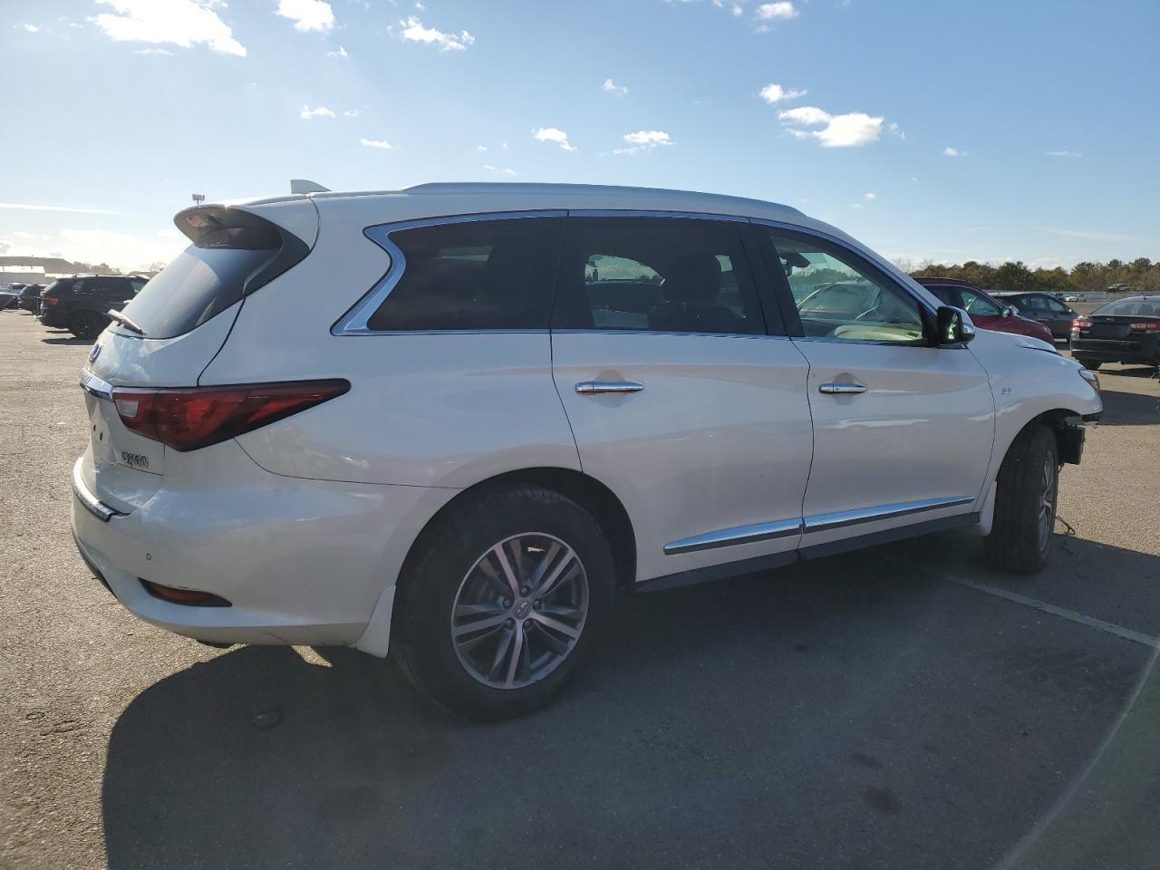 2017 INFINITI QX60 - Image 3