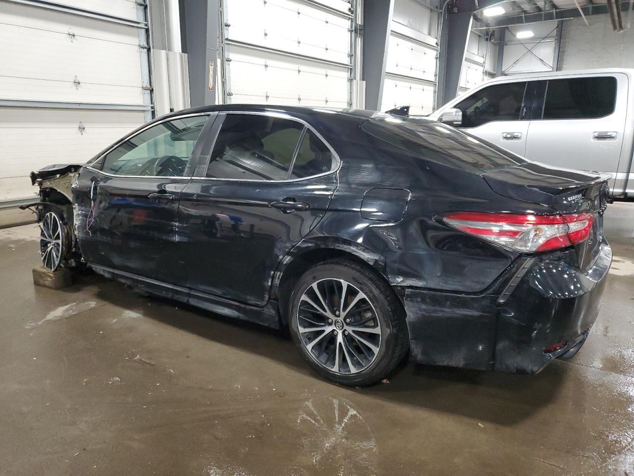 2019 TOYOTA CAMRY L - Фото 2