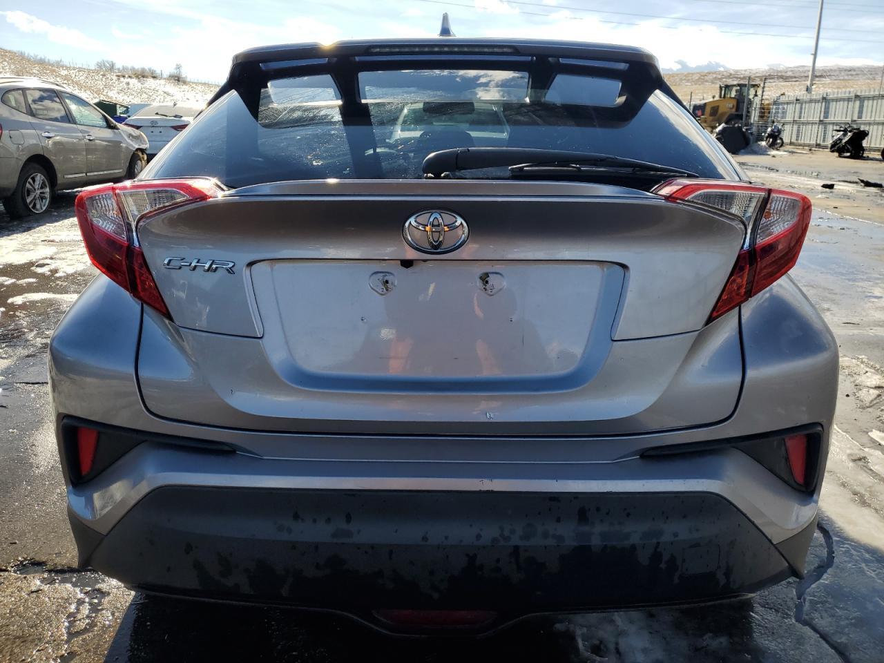 2018 TOYOTA C-HR XLE - Image 6