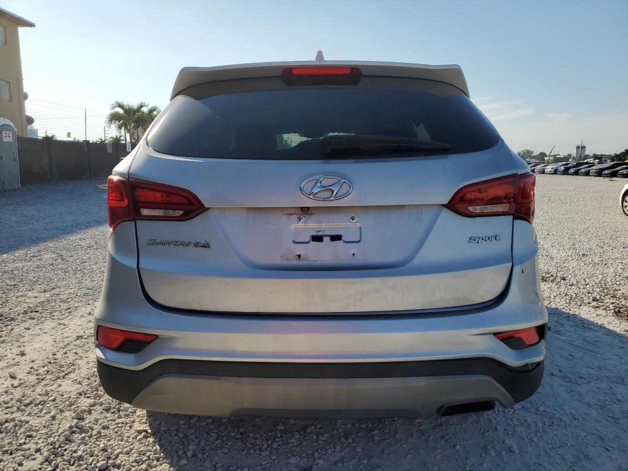2017 HYUNDAI SANTA FE S - Image 6