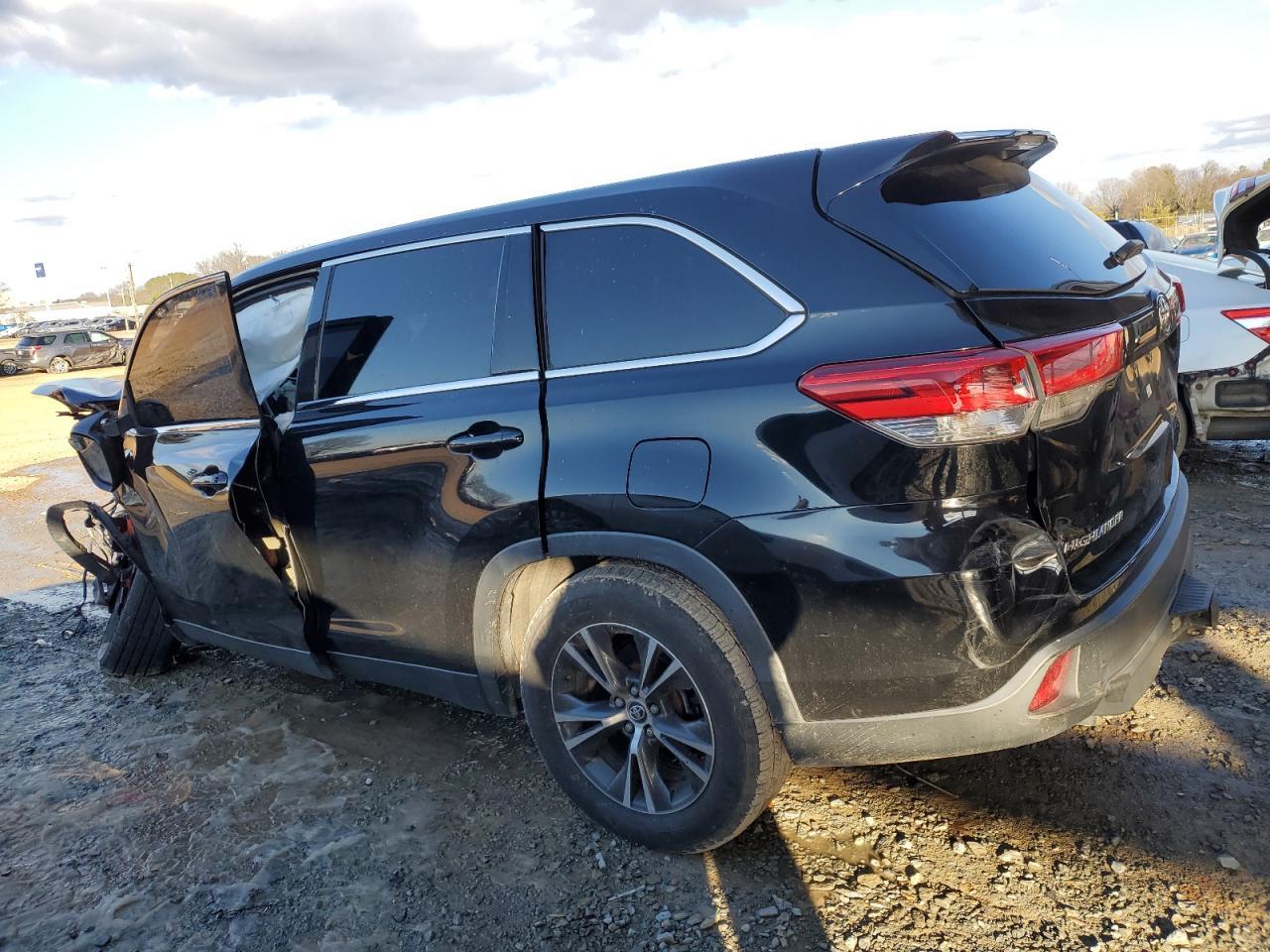2019 TOYOTA HIGHLANDER - Image 2
