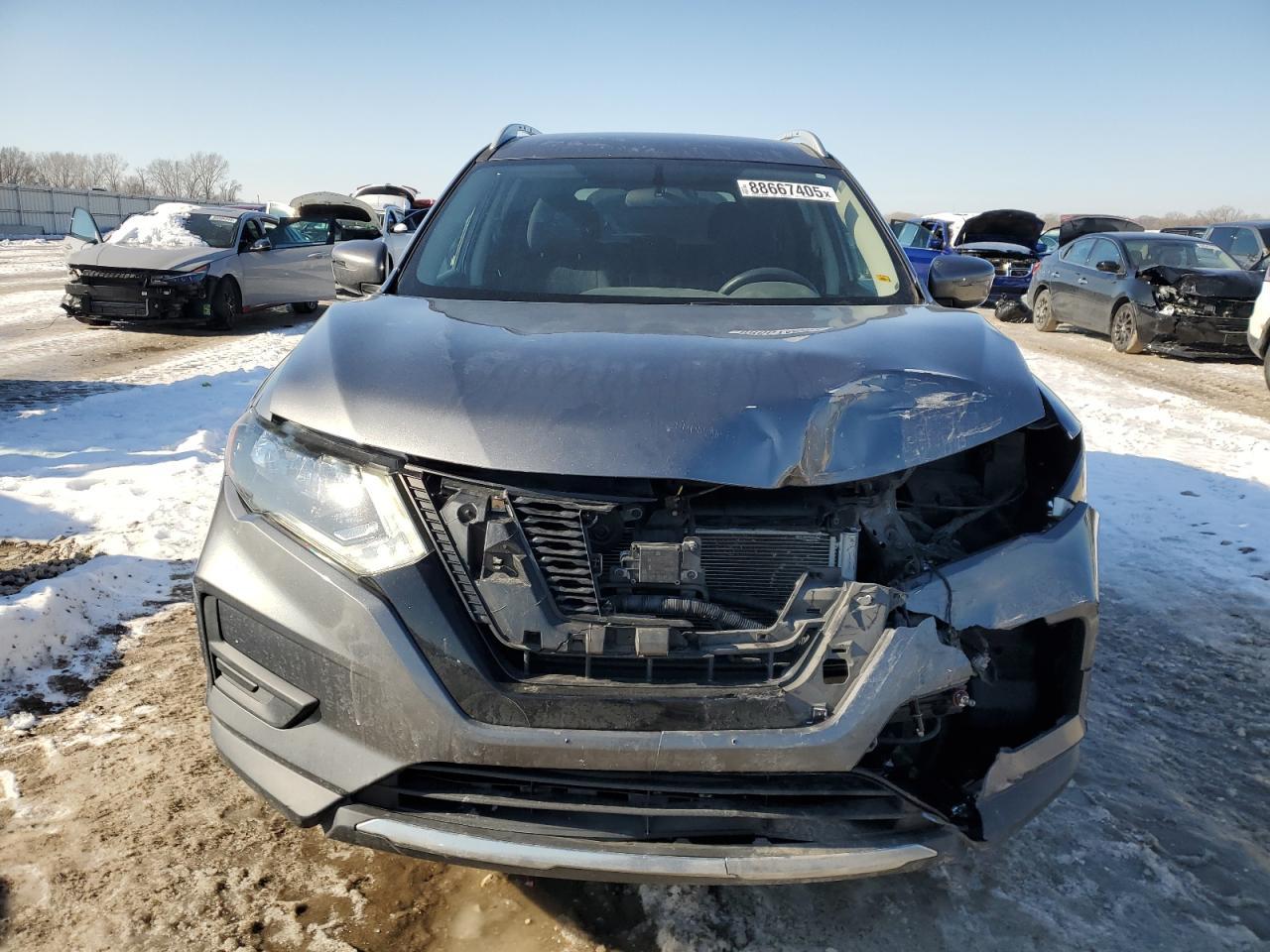 2017 NISSAN ROGUE SV - Image 5