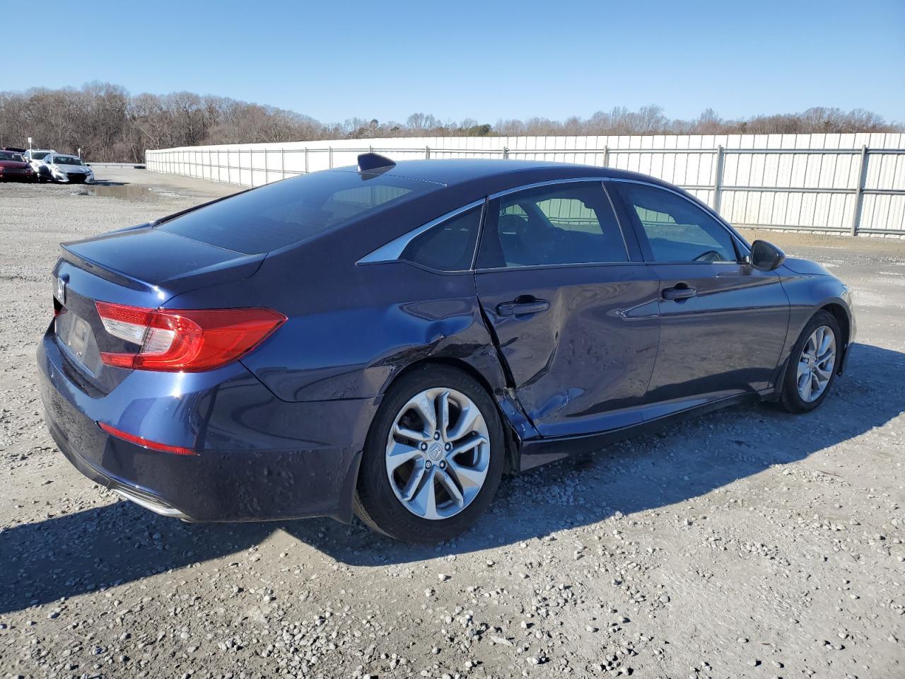 2018 HONDA ACCORD LX - Image 3
