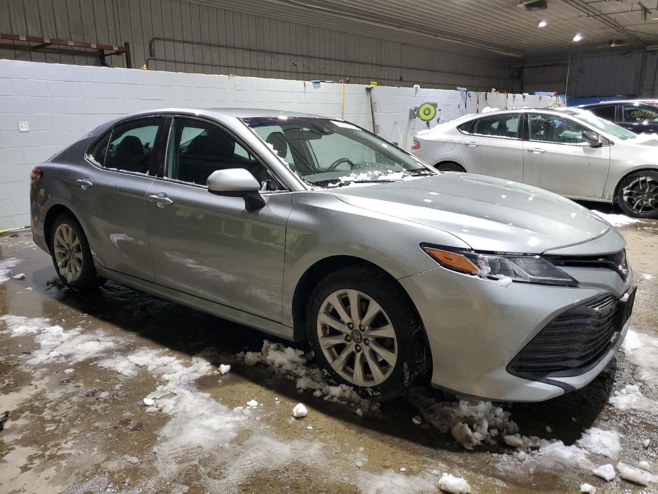 2019 TOYOTA CAMRY L - Фото 4