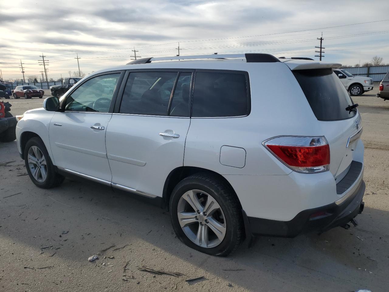 2011 TOYOTA HIGHLANDER - Фото 2